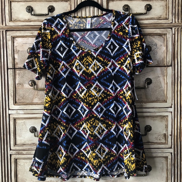 ♦️2/$30 Tribal LuLaRoe Perfect Swing T - Picture 1 of 8
